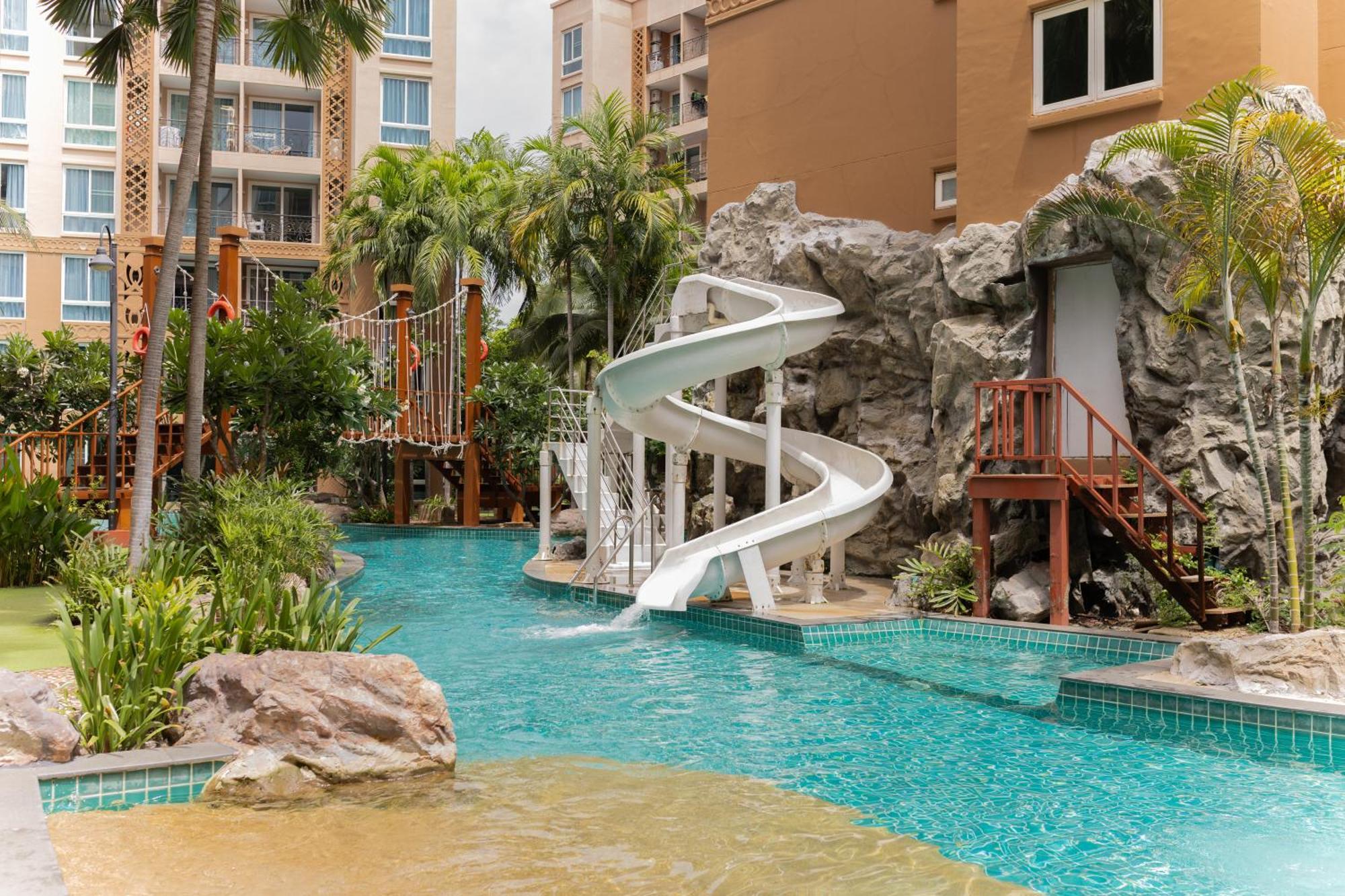 Atlantis Condo Resort Jomtien Beach Exterior photo